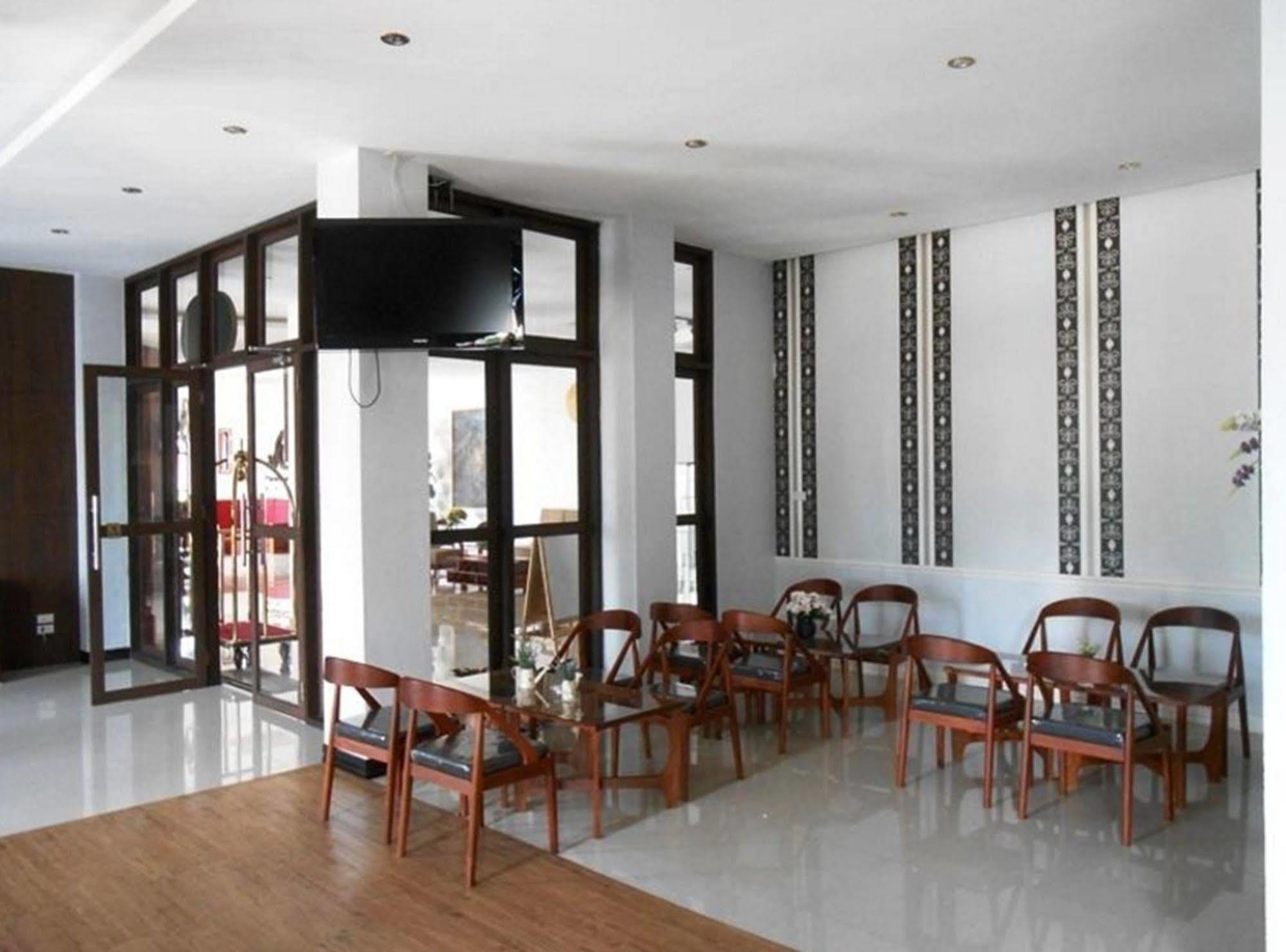 Phonethip Plaza Hotel Вьентьян Экстерьер фото